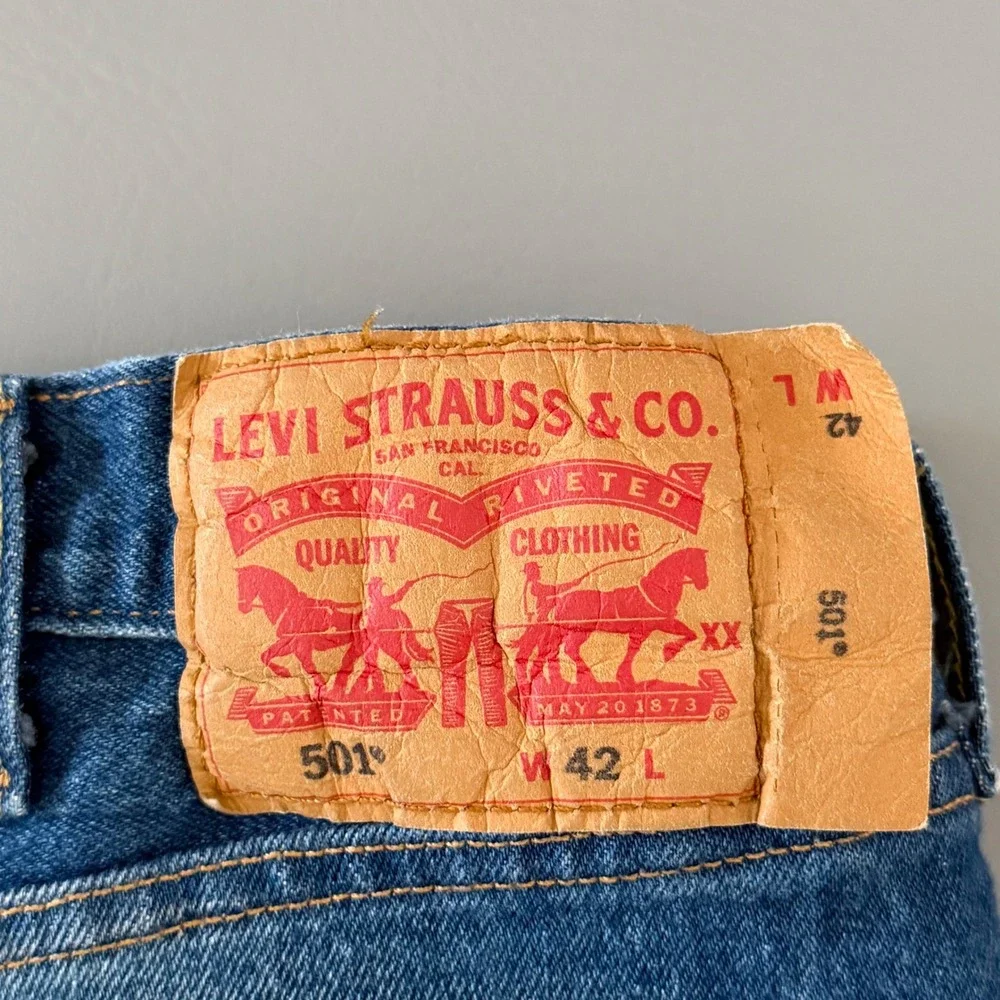 Vintage Levi's 501 Denim‎ Shorts Men's 42 Button Fly Distressed Knee-Length